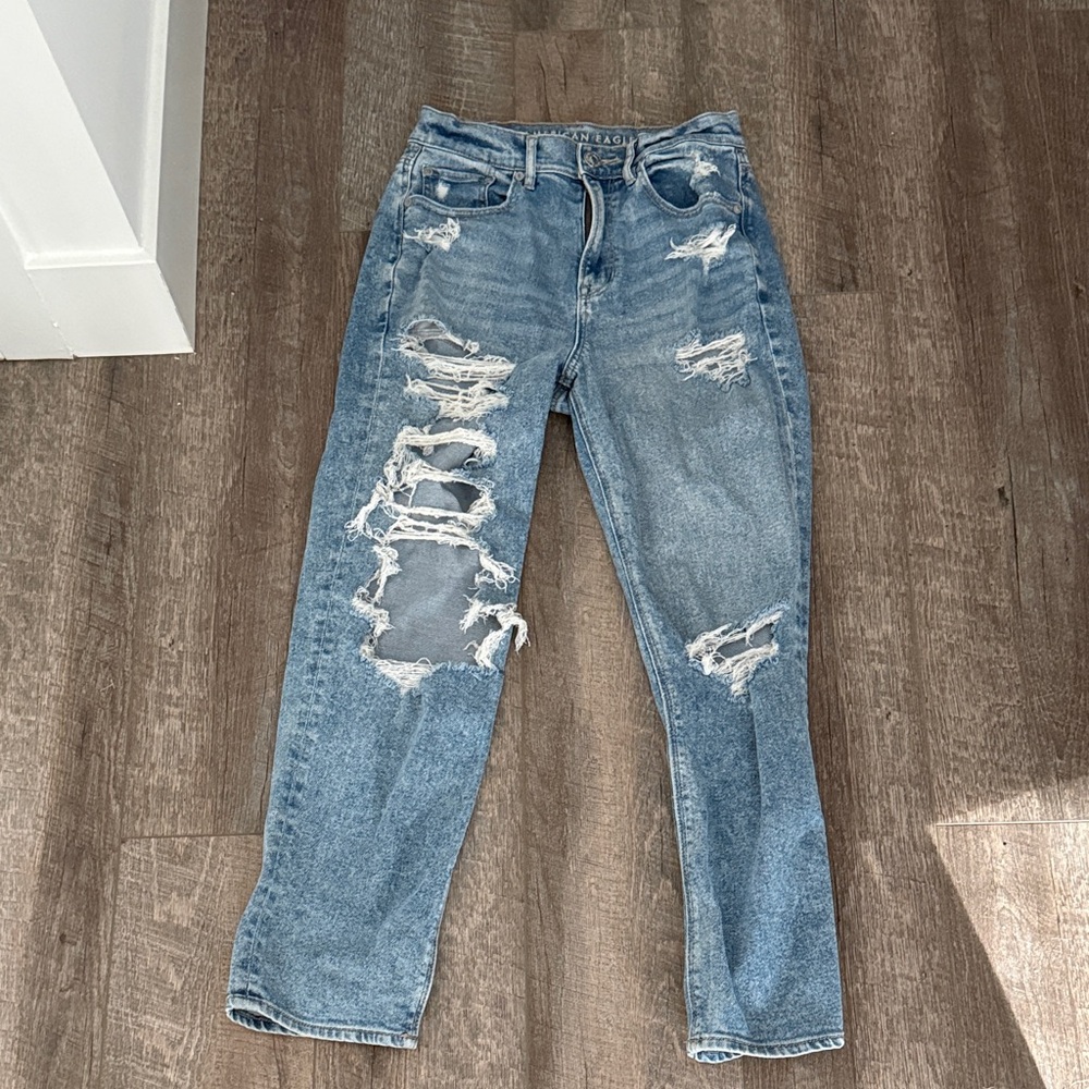 American Eagle Outfitters Light Blue Distressed Boyfriend Jeans